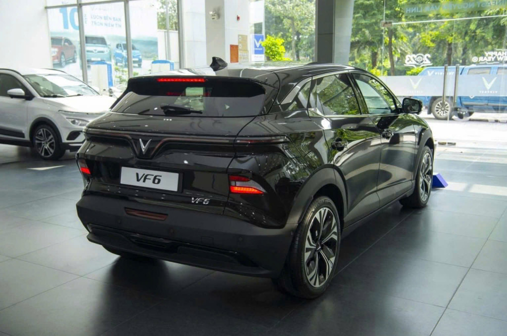 xe tự lái vinfast