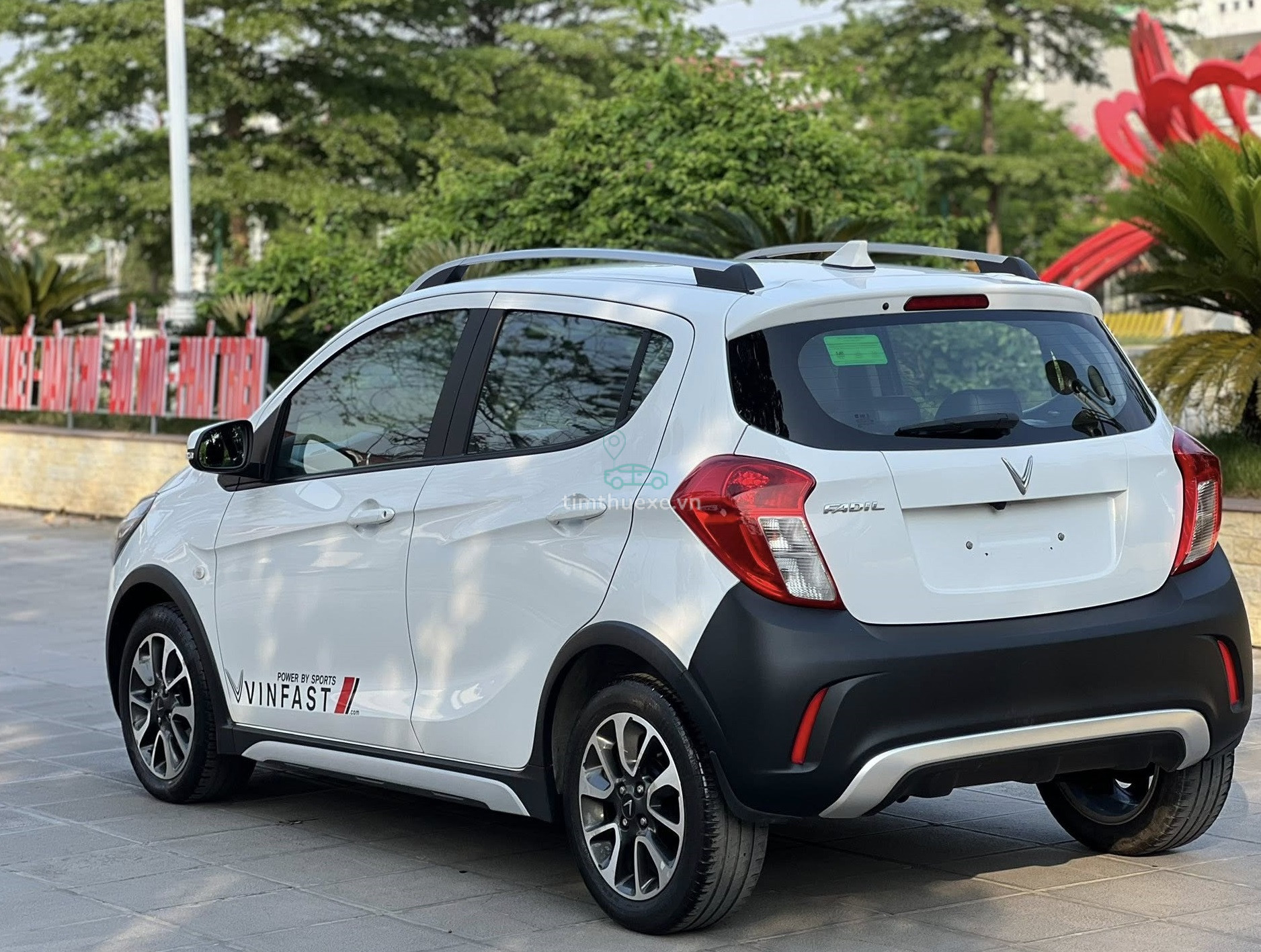 kinh nghiệm thuê xe tự lái giá rẻ fadil