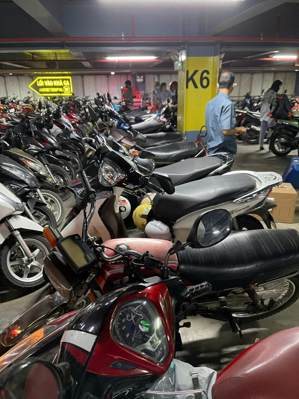 gửi xe qua đêm sân bay Tân Sơn Nhất