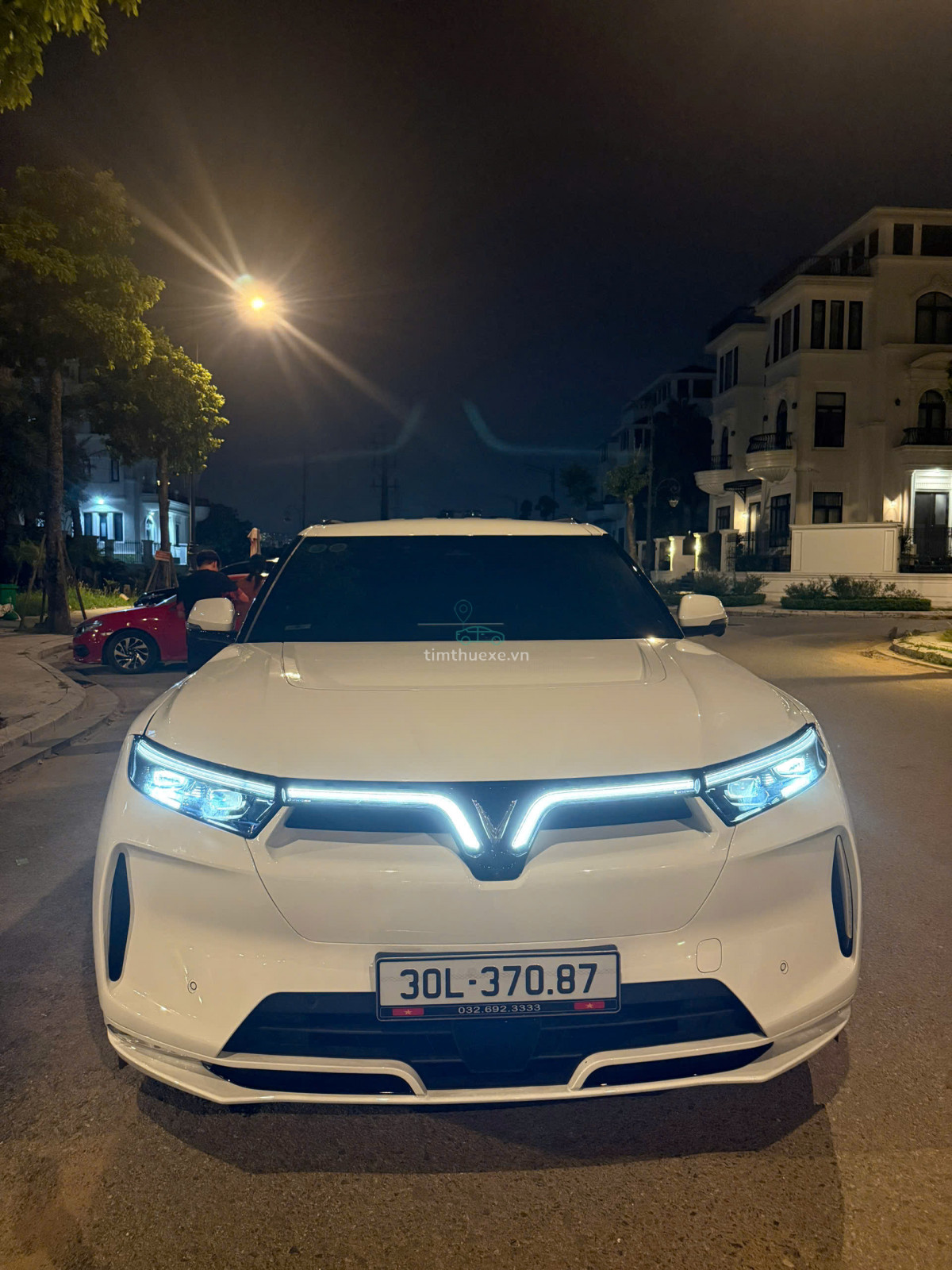 xe oto tự lái VinFast VF9 Hà Nội