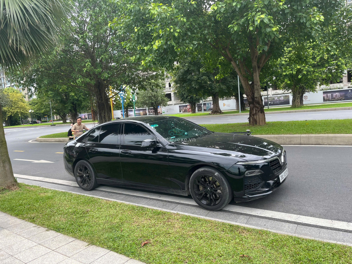 cho thuê xe VinFast Lux A 2.0 Ba Đình Hà Nội