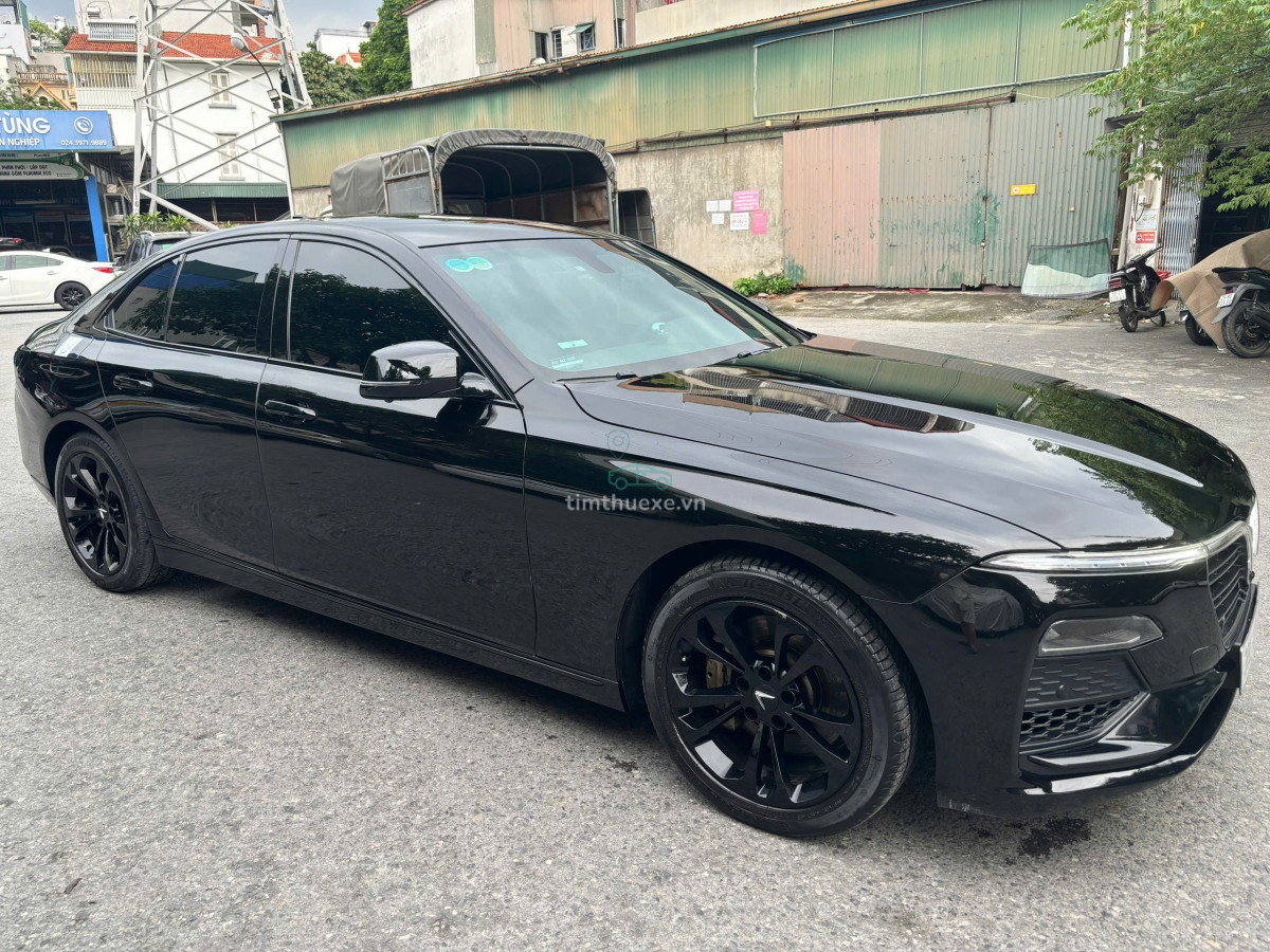 oto tự lái VinFast Lux A 2.0