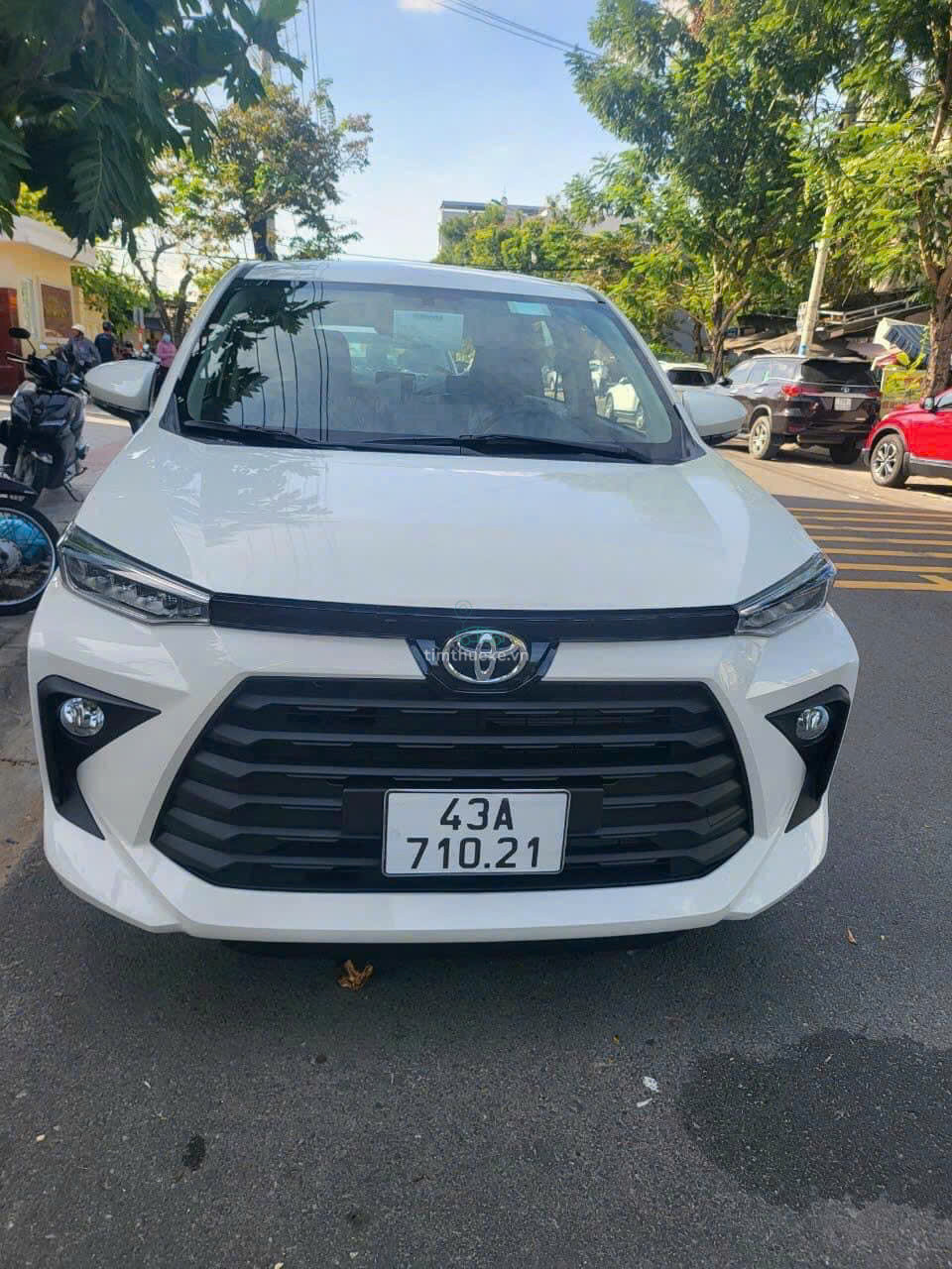 xe tự lái Toyota Avanza