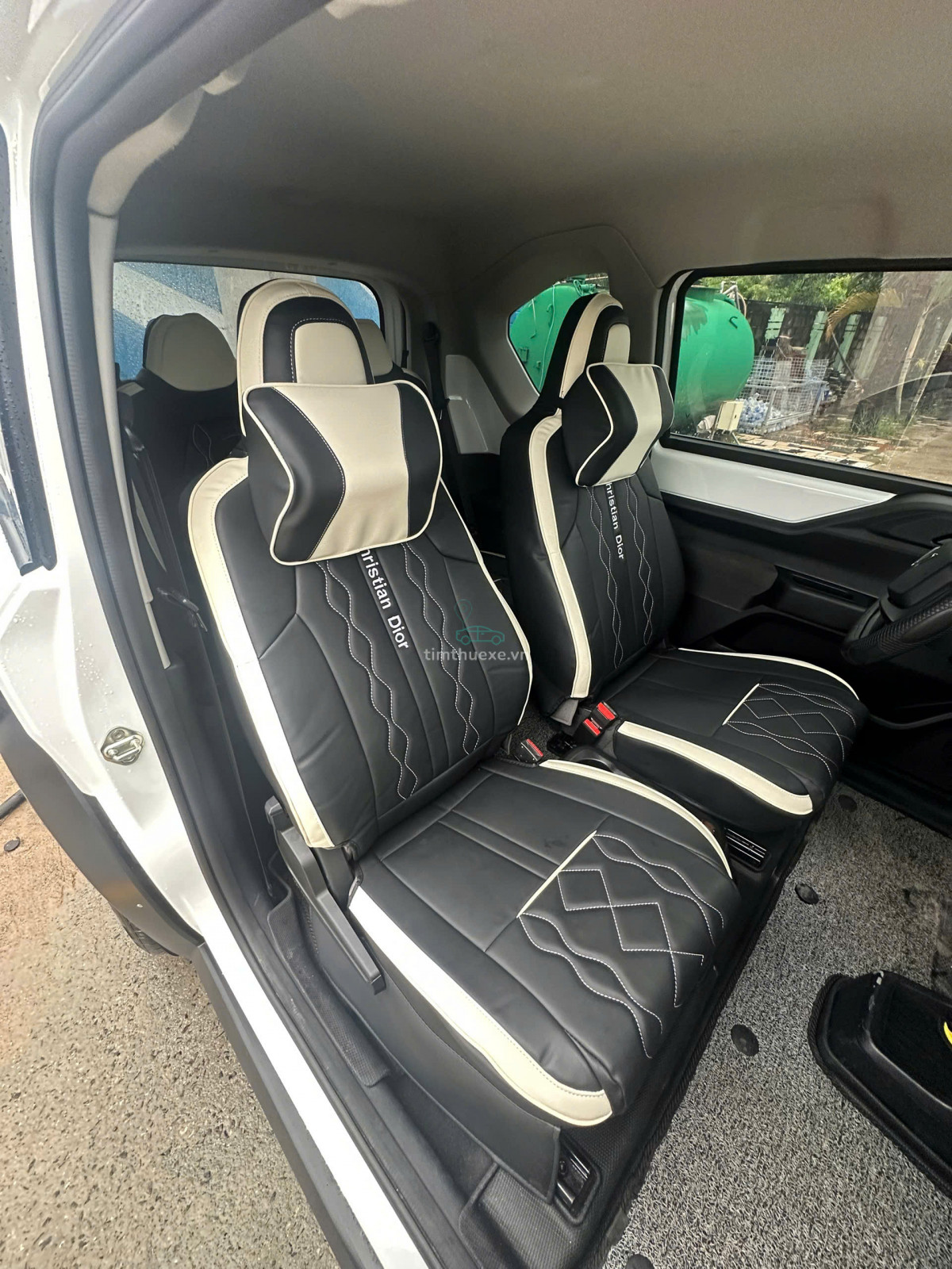 ôtô tự lái VinFast VF3 Phú Quốc