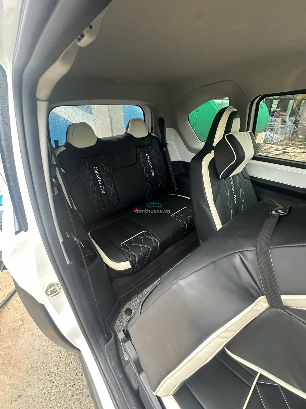 xe tự lái VinFast VF3 huyện Phú Quốc