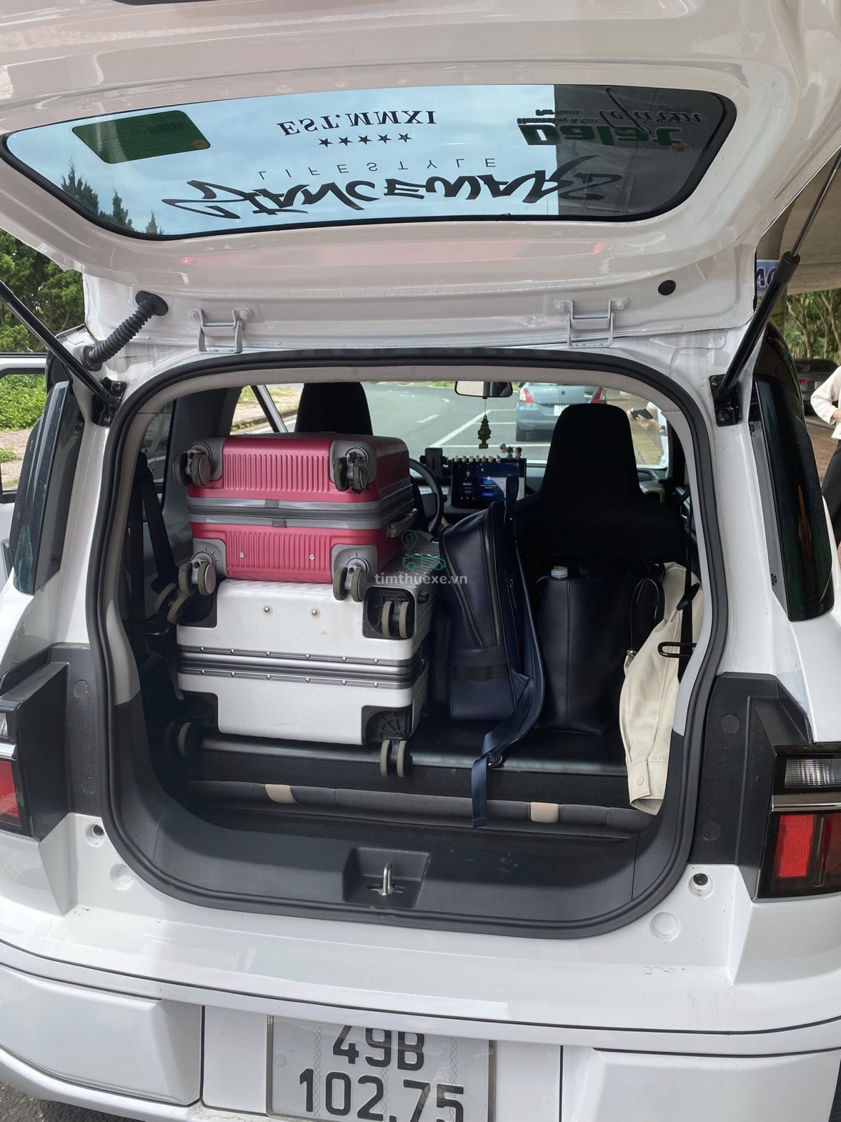 xe tự lái VinFast VF3 giá rẻ