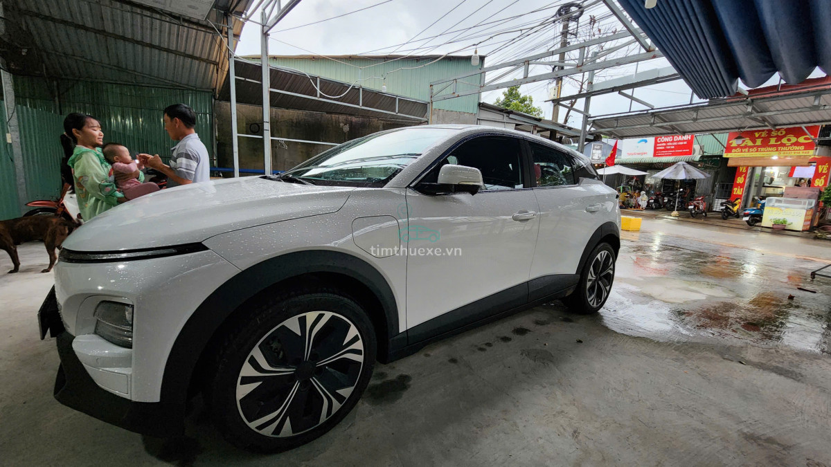 xe oto VinFast VF6 đường Gành Dầu Kiên Giang